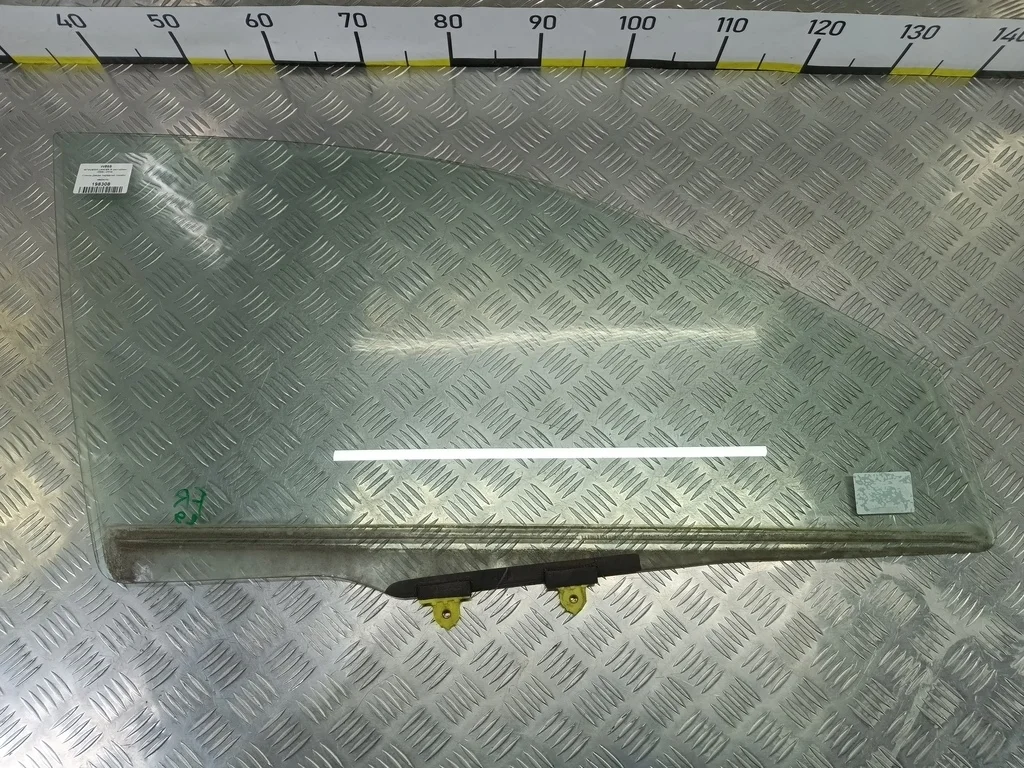 Стекло двери передней правое MITSUBISHI LANCER IX