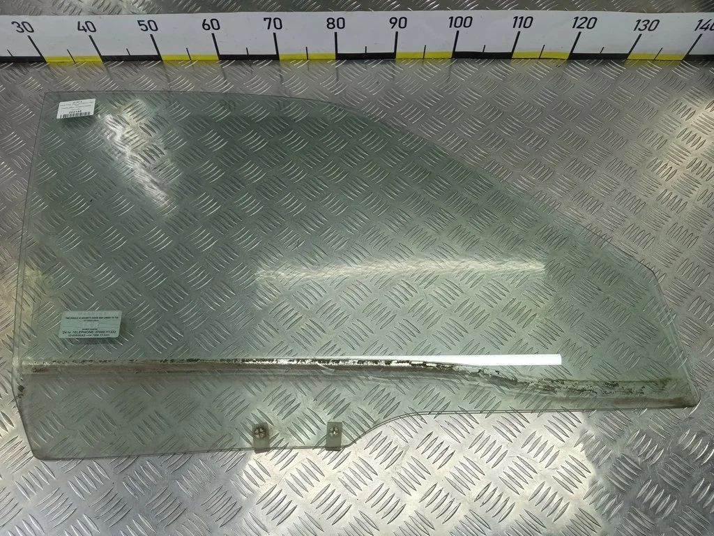 Стекло двери передней правое SUZUKI Grand Vitara