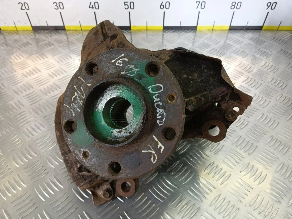 Кулак передний правый Fiat Ducato III (2006—2014)