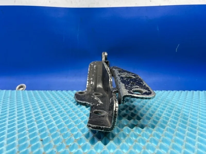 Петля капота SsangYong Actyon 2013 6181034001 CK 2.0D D20DTF, правая