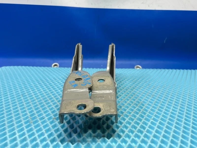 Петля капота Hyundai Solaris 2015 791101R000 RB