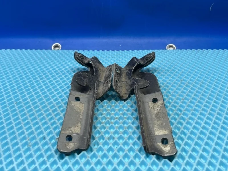 Петля капота Fiat Albea 2011 7799621 178 1.4 350 A1.000, передняя