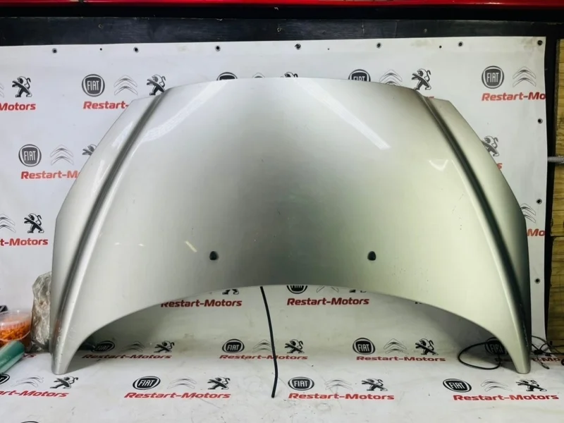 Капот Peugeot 308 2010