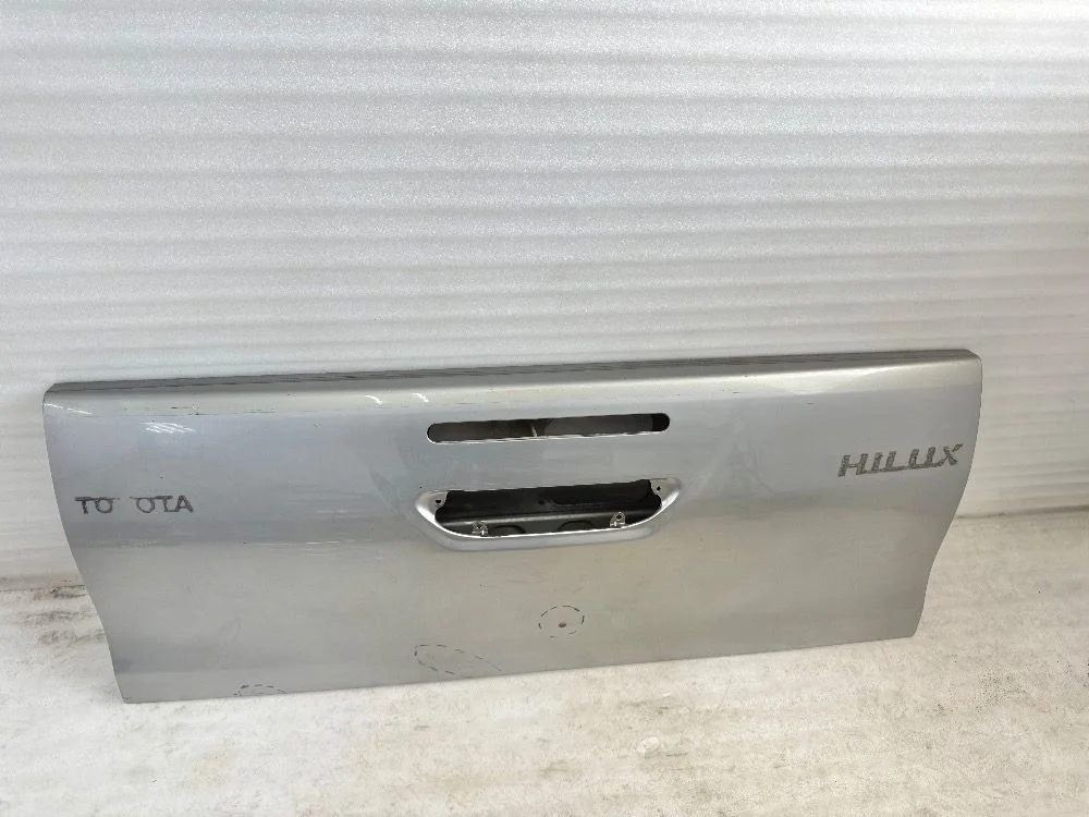 Дверь багажника Toyota Hilux VIII (2015—2020) б.у