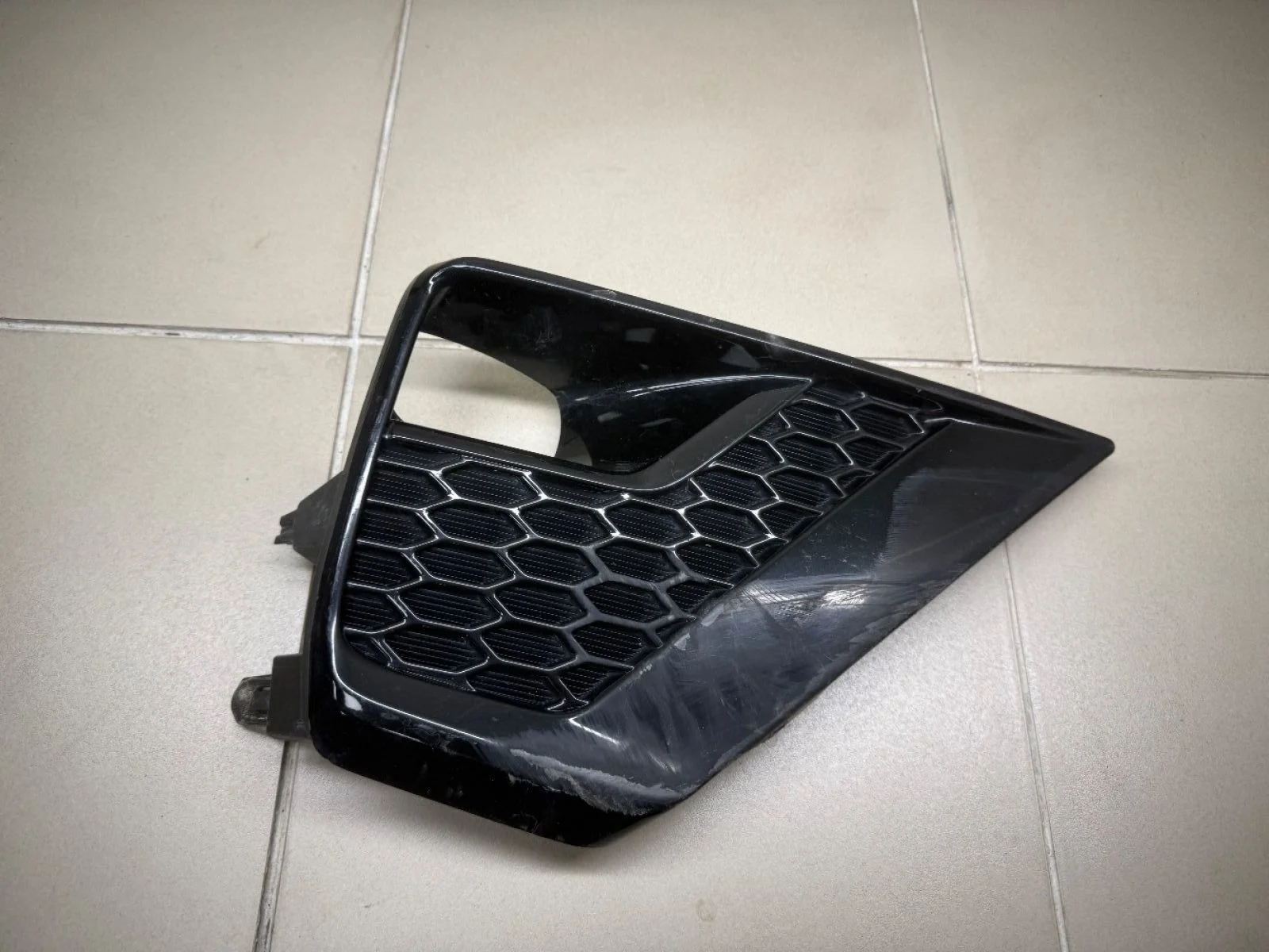 Накладка противотуманной фары Toyota Land Cruiser Prado 150 рестайлинг 2 (2017—2025) б.у