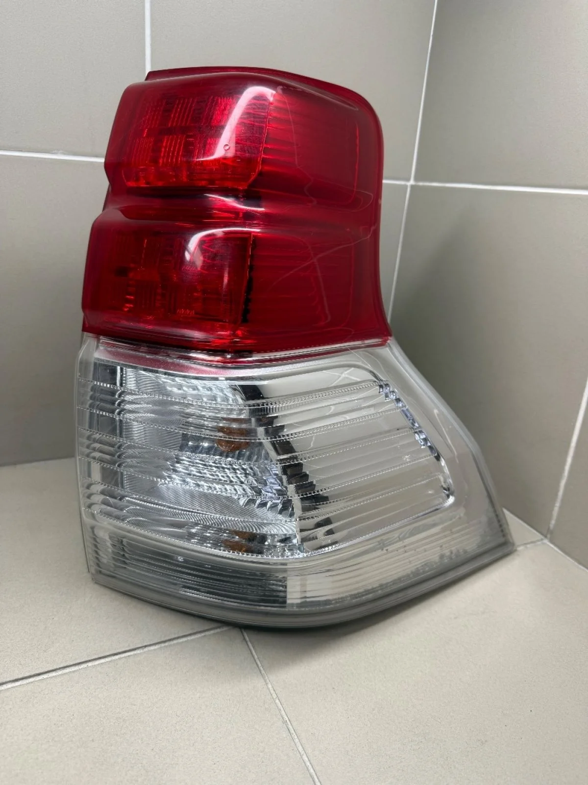 Фонарь задний Toyota Land Cruiser Prado 150 (2009—2013) б.у