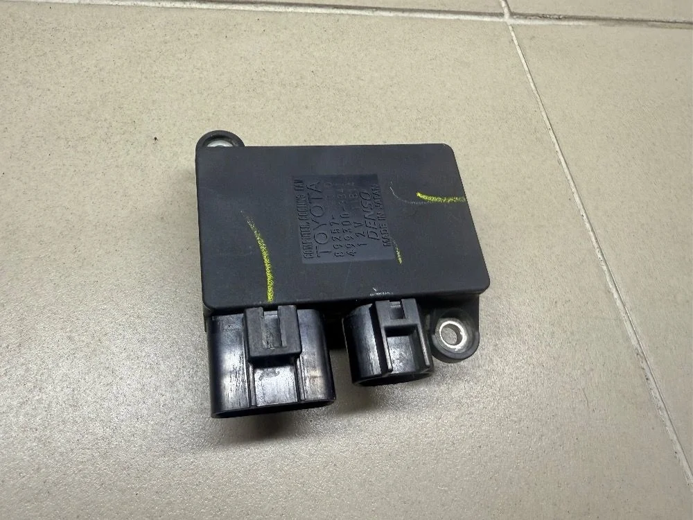 Блок управления вентиляторами Toyota Corolla XII (2018—2025) б.у
