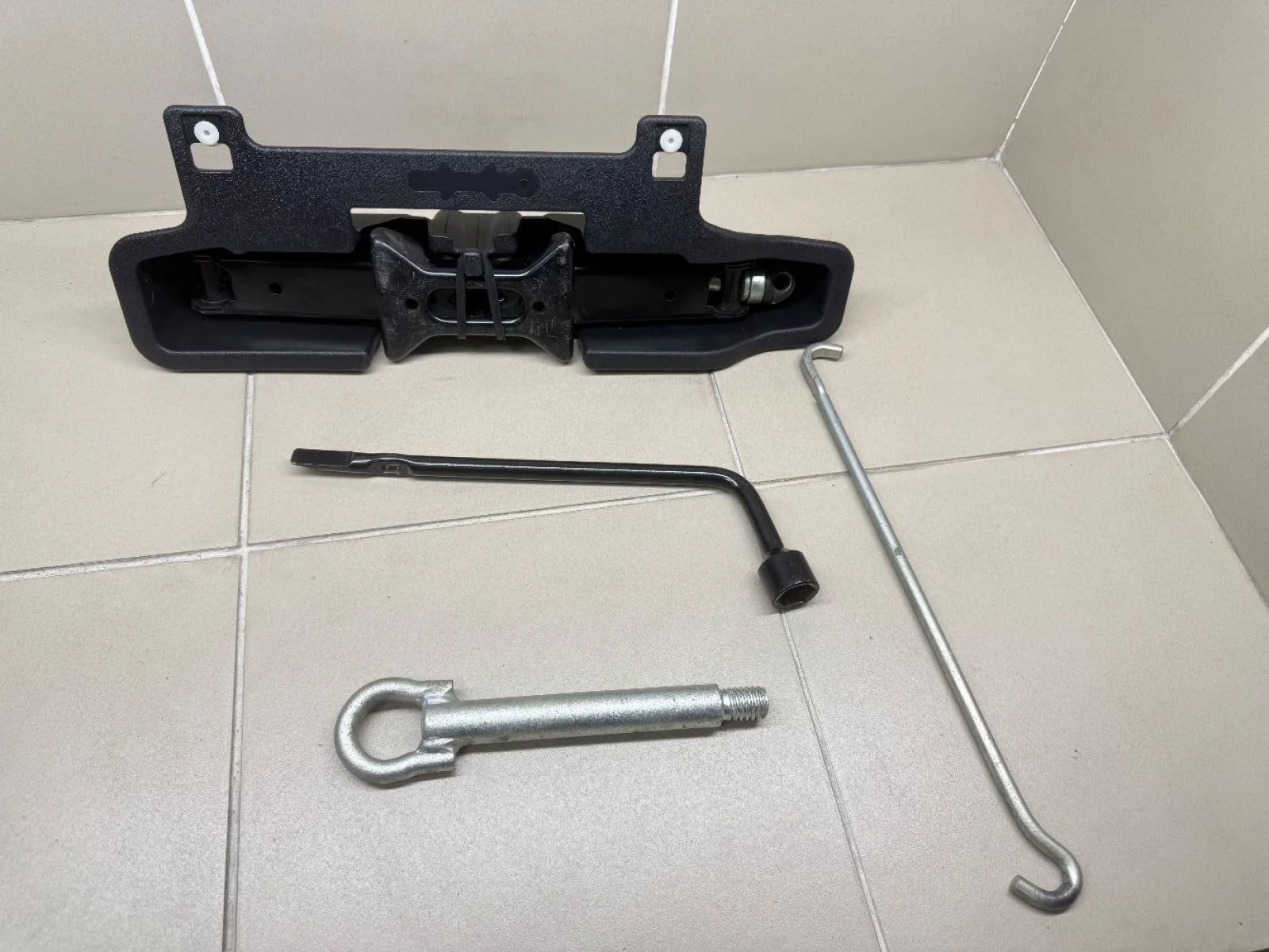 Набор инструментов Toyota Corolla XII (2018—2026) б.у