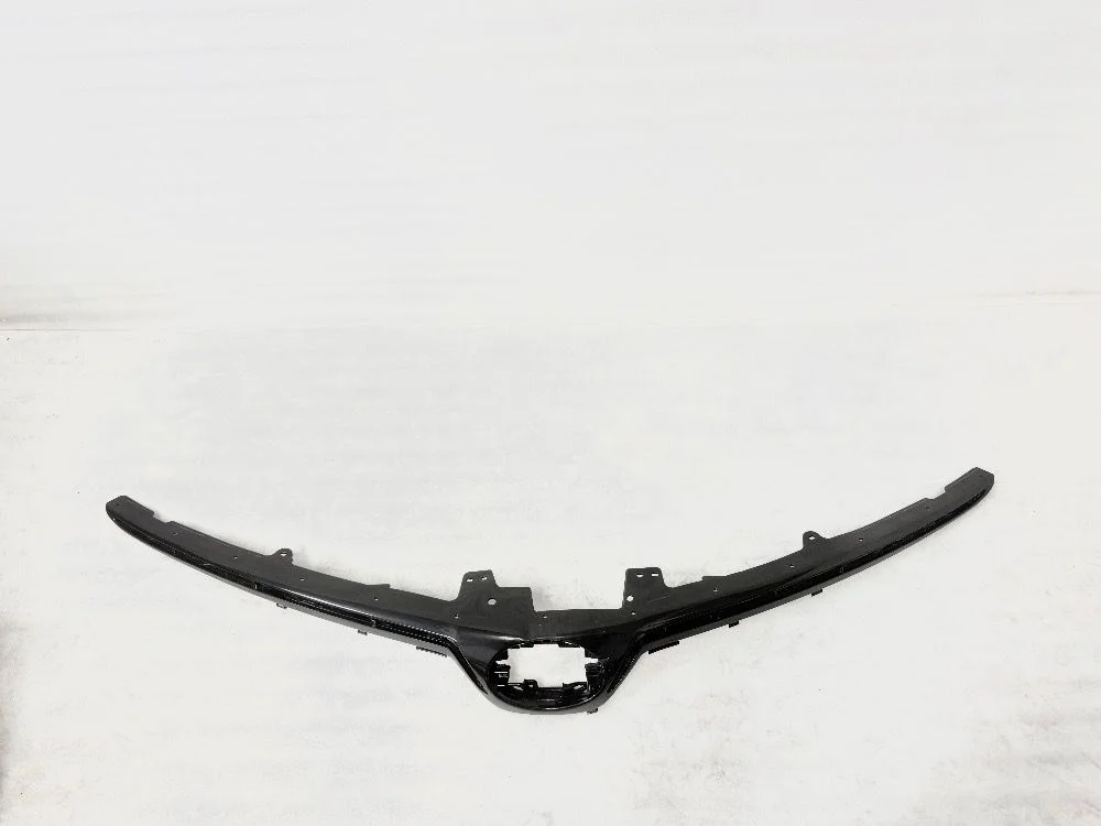 Решетка радиатора Toyota Corolla XII (2018—2026) б.у