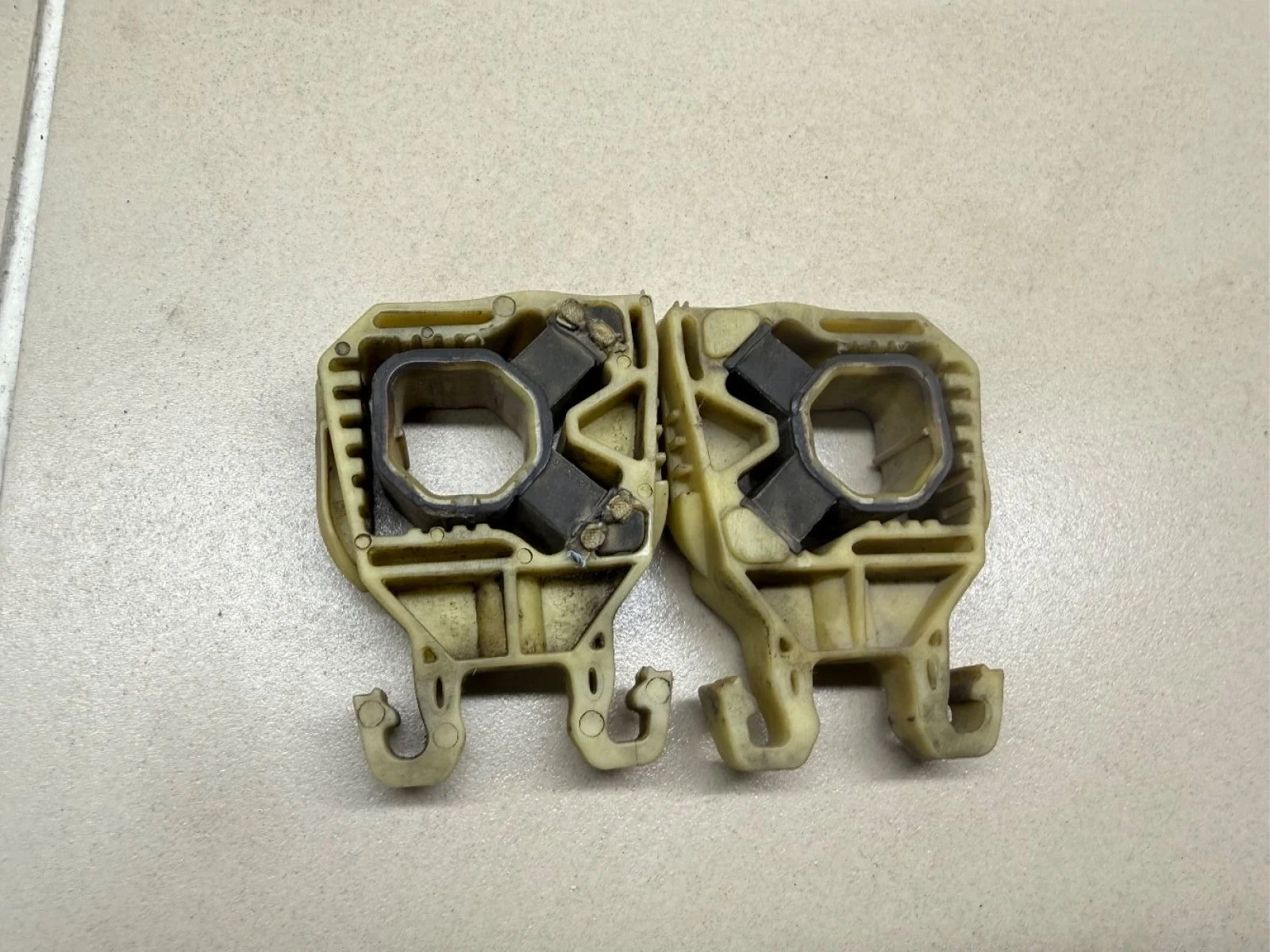 Кронштейн радиатора Skoda Karoq I (2017—2026) б.у