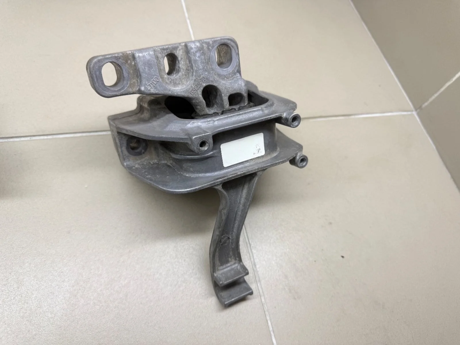 Подушка двигателя Skoda Karoq I (2017—2026) б.у