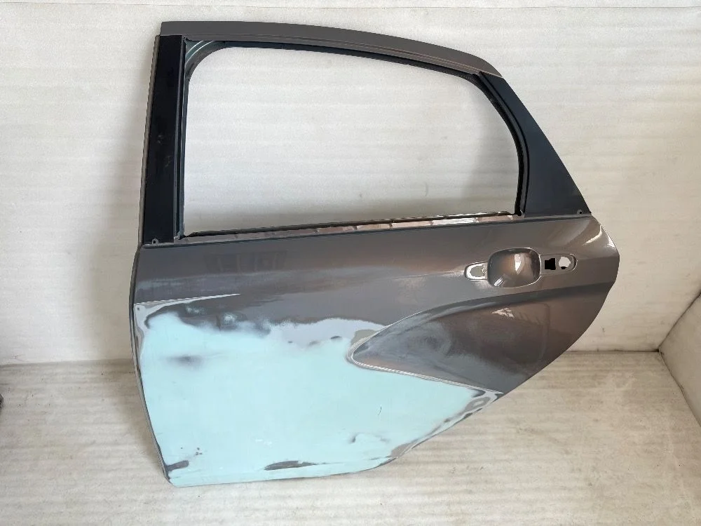 Дверь ВАЗ (LADA) Vesta I (2015—2023) б.у