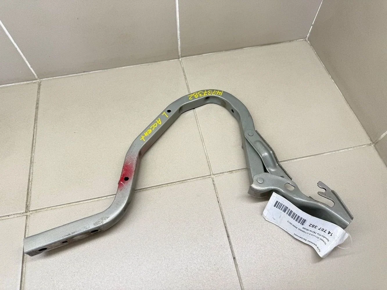 Петля двери багажника Hyundai Accent II рестайлинг (2002—2005) б.у