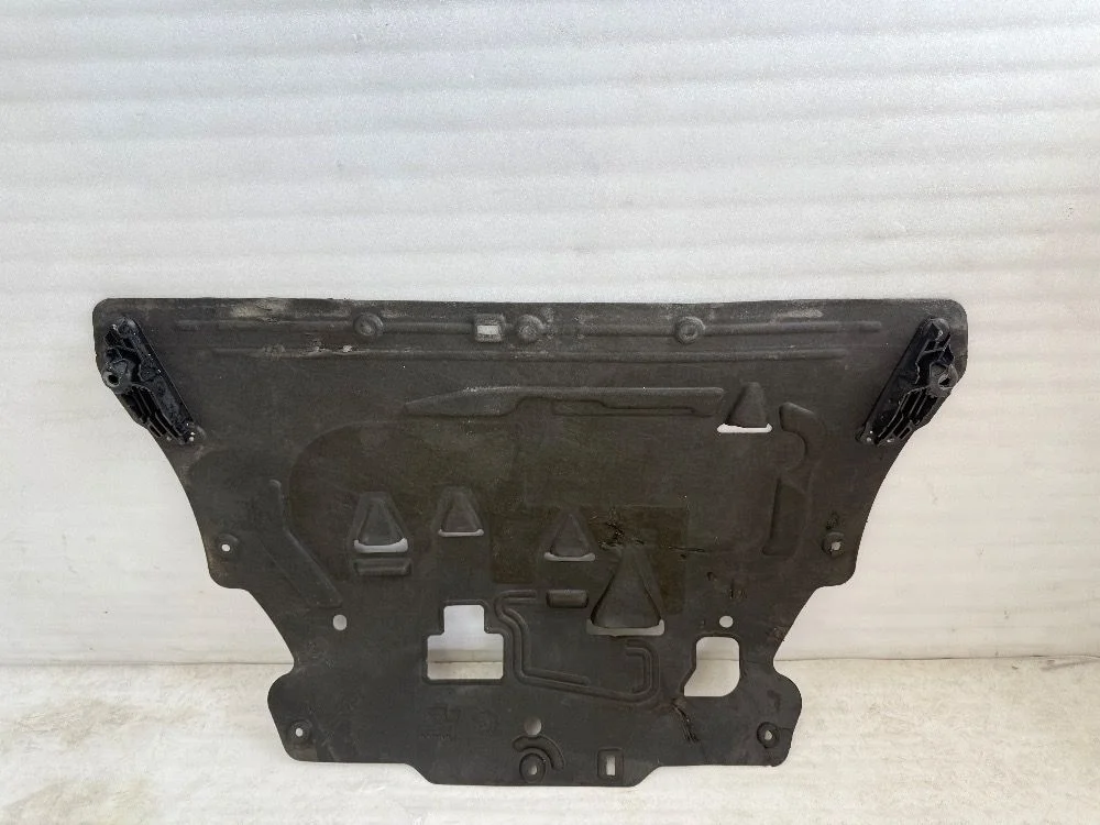 Защита двигателя Volvo XC90 II рестайлинг (2019—2026) б.у