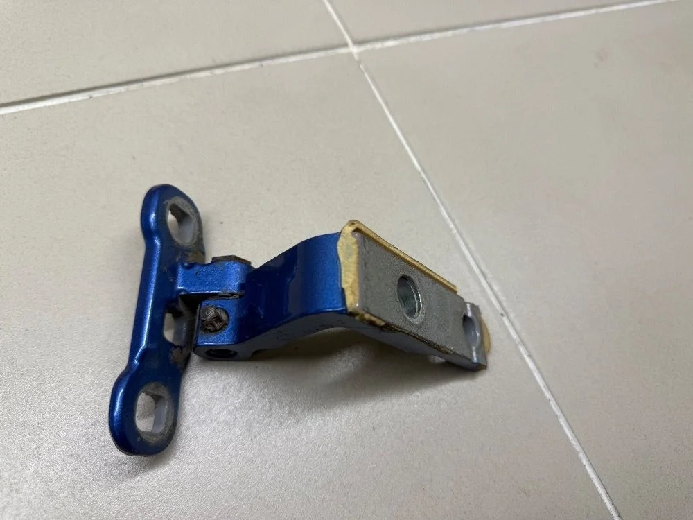 Петля двери Volvo XC90 II рестайлинг (2019—2025) б.у