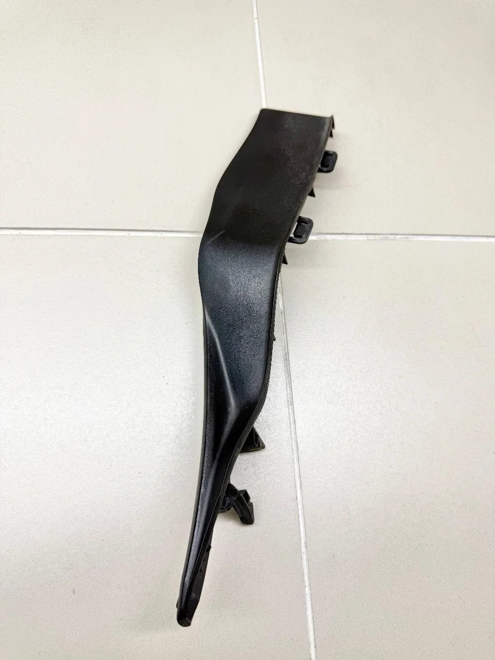 Жабо (накладка дворников) Volvo XC90 II рестайлинг (2019—2026) б.у