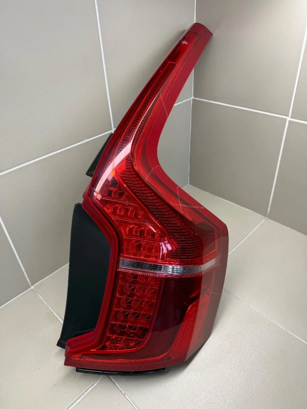 Фонарь задний Volvo XC90 II (2014—2019) б.у