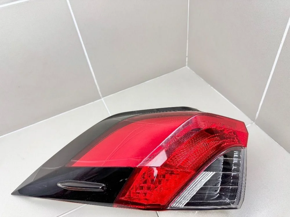 Фонарь задний Toyota RAV4 V (2018—2025) б.у