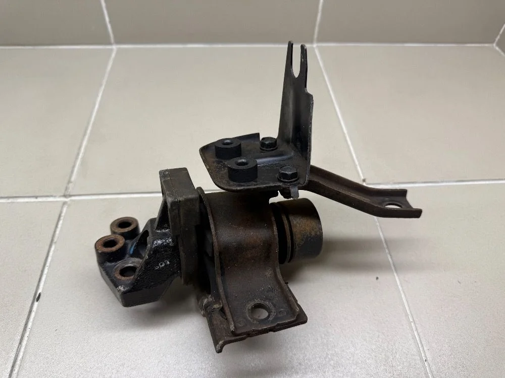 Опора двигателя Kia Picanto I (2004—2007) б.у