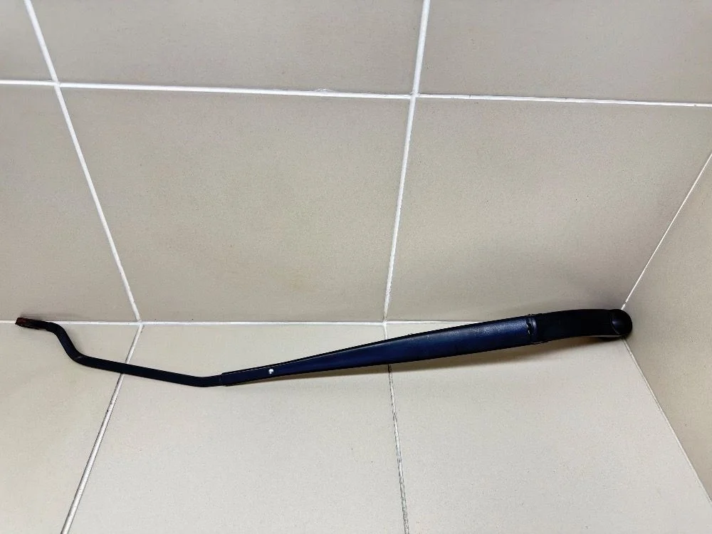 Поводок стеклоочистителя переднего Hyundai Solaris I (2010—2014) б.у