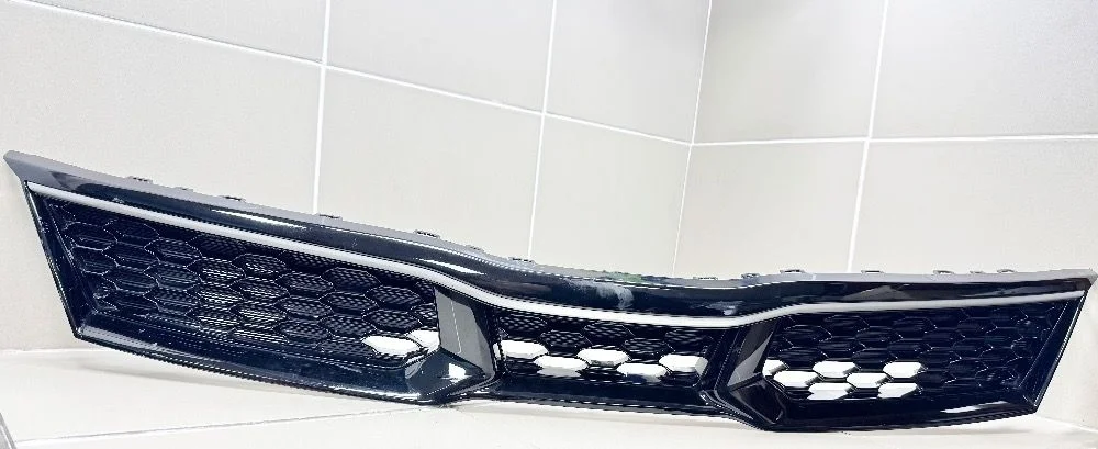 Решетка радиатора Kia Rio X-Line I (2017—2020) б.у