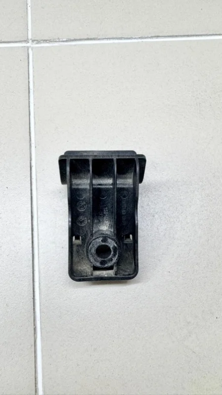 Кронштейн радиатора Chevrolet Cobalt II (2011—2016) б.у