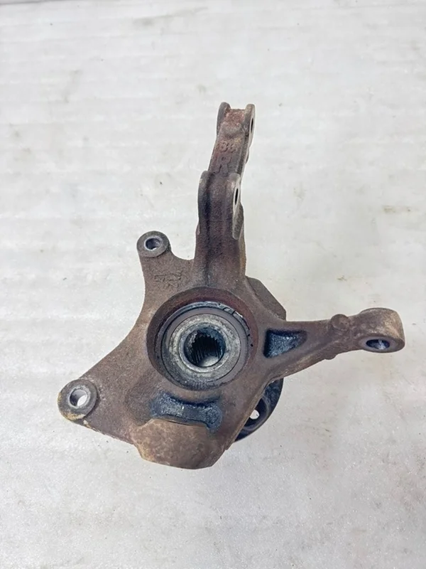 Кулак поворотный Renault Arkana I (2019—2026) б.у