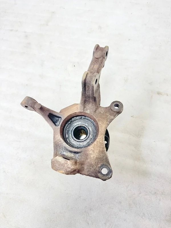 Кулак поворотный Renault Arkana I (2019—2026) б.у