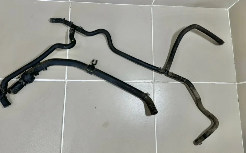 Патрубок системы охлаждения Volkswagen Jetta VI (2010—2015) б.у