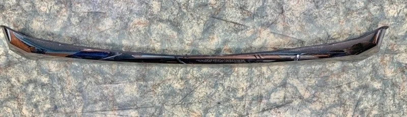 Молдинг капота Toyota Land Cruiser Prado 150 рестайлинг (2013—2017) б.у