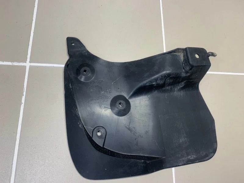 Брызговик Lexus LX J200 (2007—2012) б.у