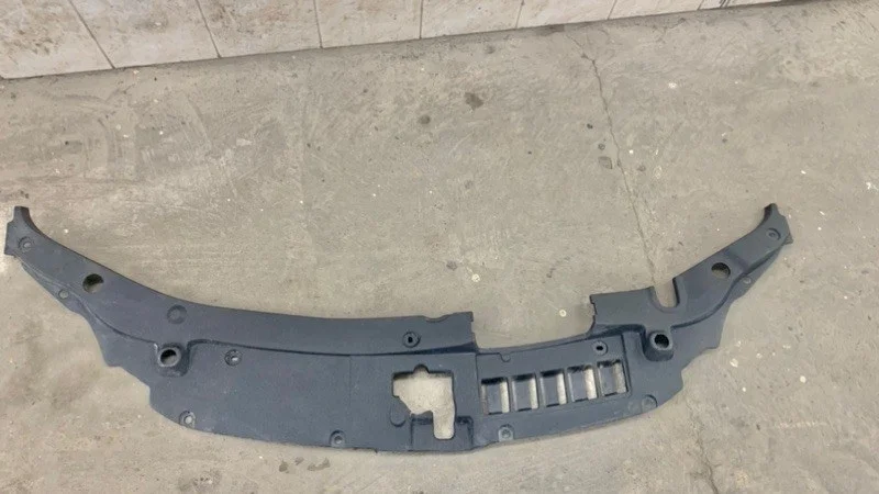 Кожух замка капота Toyota Camry XV50 рестайлинг (2014—2017) б.у