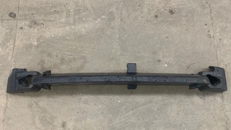 Наполнитель бампера Toyota RAV4 IV рестайлинг (2015—2019) б.у