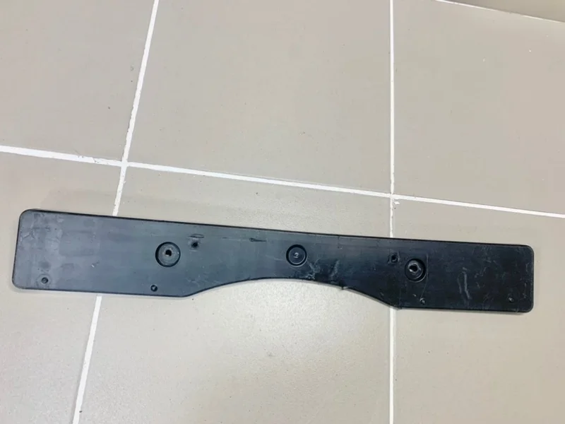 Площадка номерного знака Toyota Camry XV50 (2011—2014) б.у