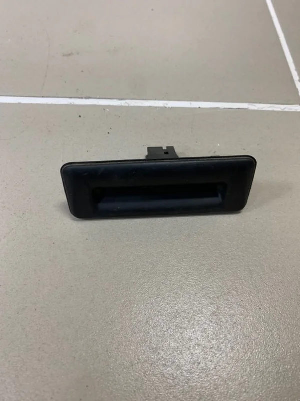 Кнопка открывания багажника Skoda Octavia III (2013—2017) б.у