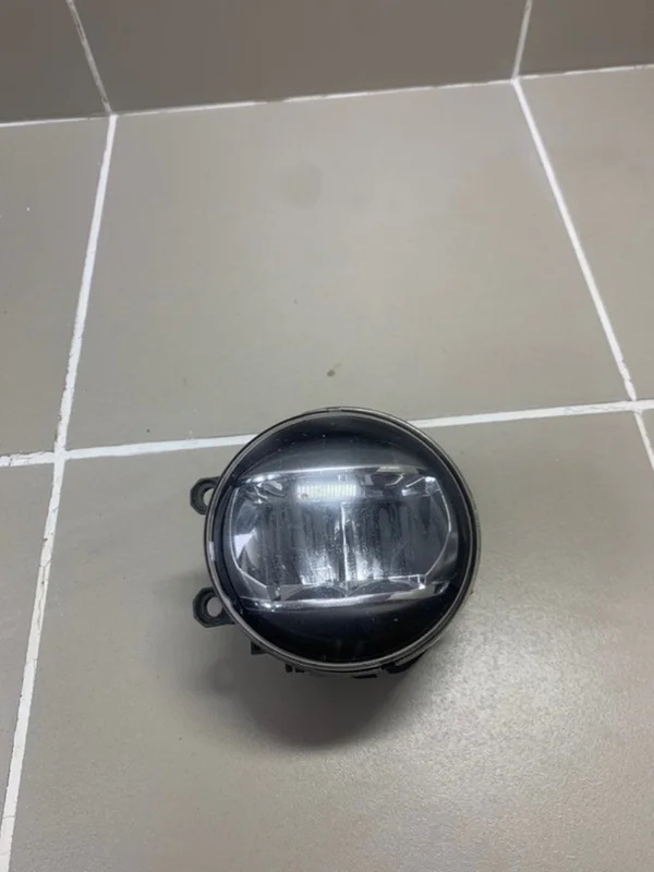 Противотуманная фара Lexus LX J200 рестайлинг 2 (2015—2023) б.у