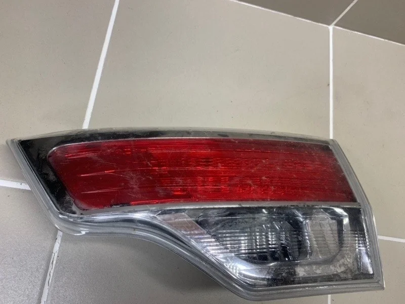 Фонарь внутренний Toyota Highlander III (2013—2016) б.у