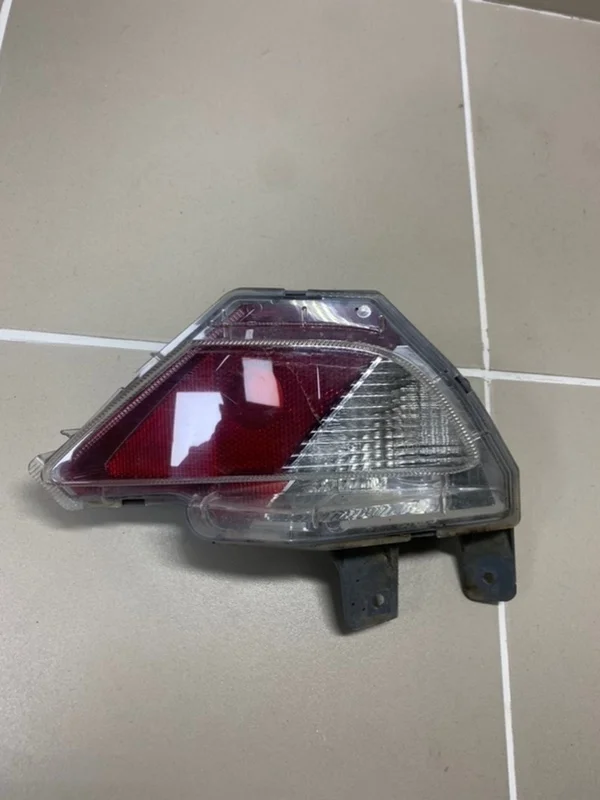 Противотуманная фара Toyota RAV4 IV рестайлинг (2015—2019) б.у