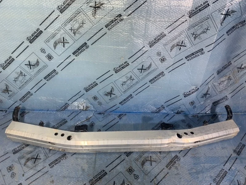 Усилитель бампера Toyota Land Cruiser 200 рестайлинг 2 (2015—2021) б.у