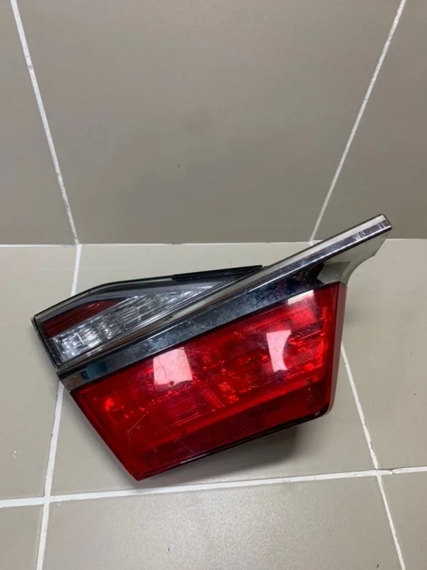 Фонарь Toyota Camry XV50 рестайлинг (2014—2017) б.у