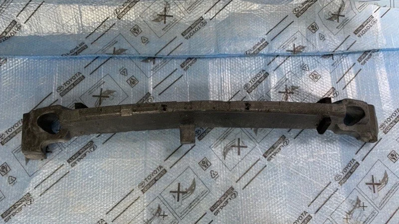 Наполнитель бампера Toyota RAV4 IV (2012—2015) б.у