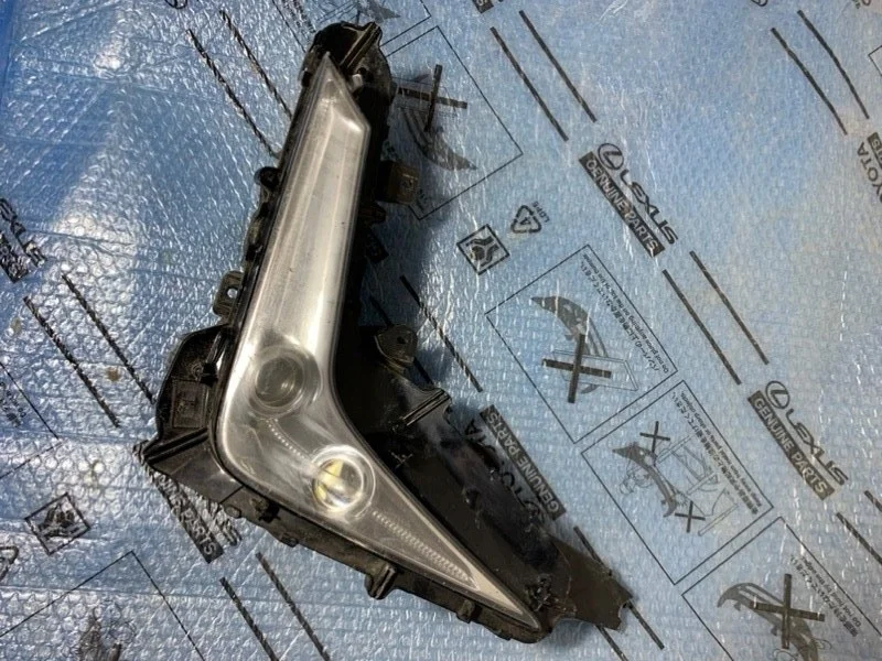 Противотуманная фара Lexus LX J200 рестайлинг 2 (2015—2023) б.у