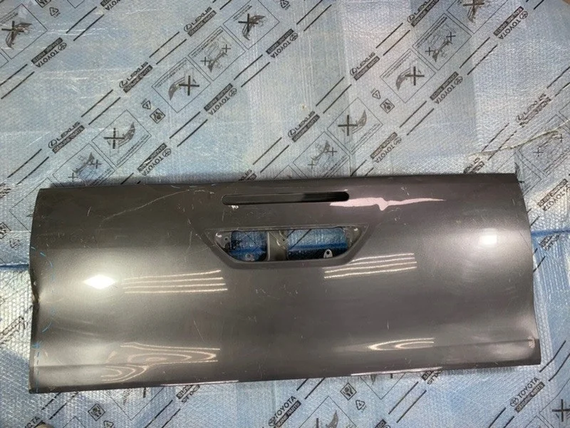 Дверь багажника Toyota Hilux VIII (2015—2020) б.у