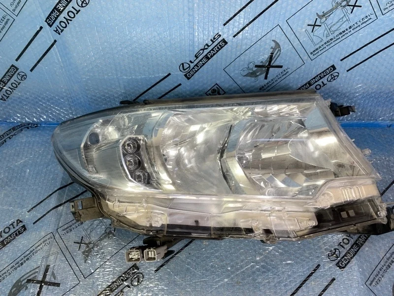 Фара Toyota Land Cruiser Prado 150 рестайлинг (2013—2017) б.у
