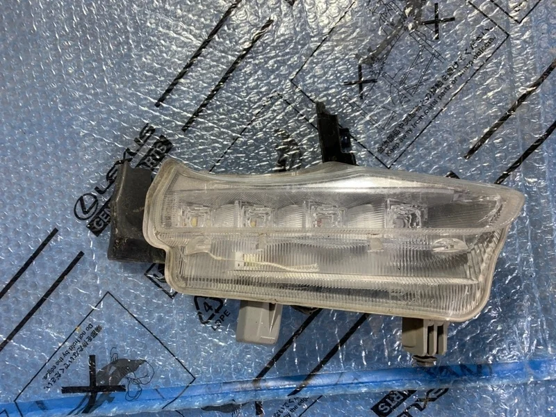 Дневной ходовой огонь Toyota Highlander III (2013—2016) б.у