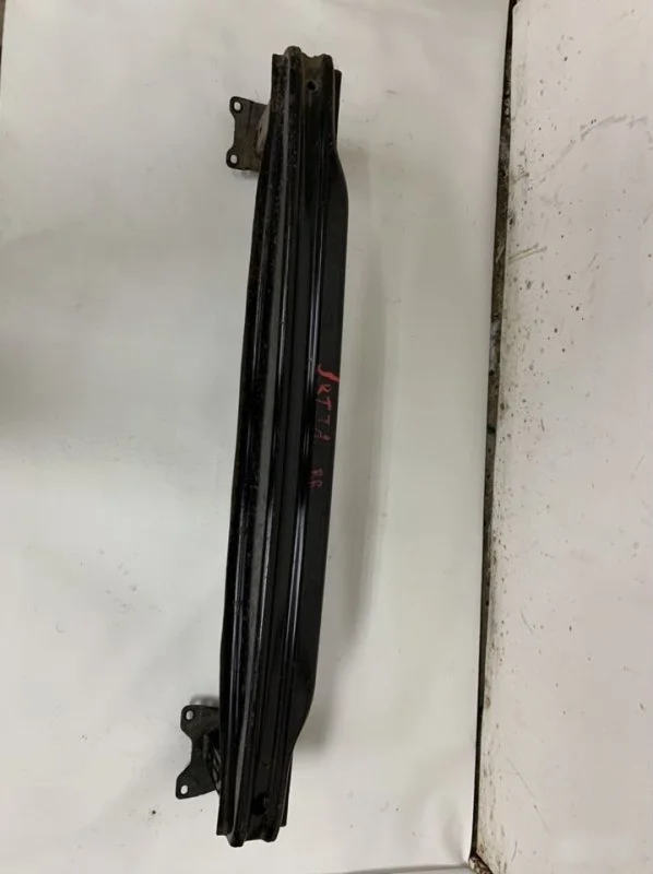 Усилитель бампера Volkswagen Jetta VI (2010—2015) б.у