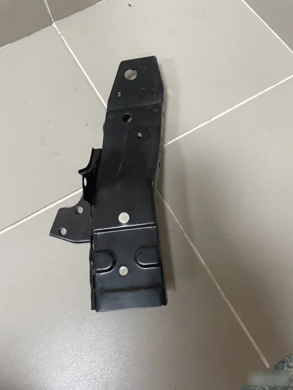 Суппорт фары Toyota Venza I (2008—2012) новый