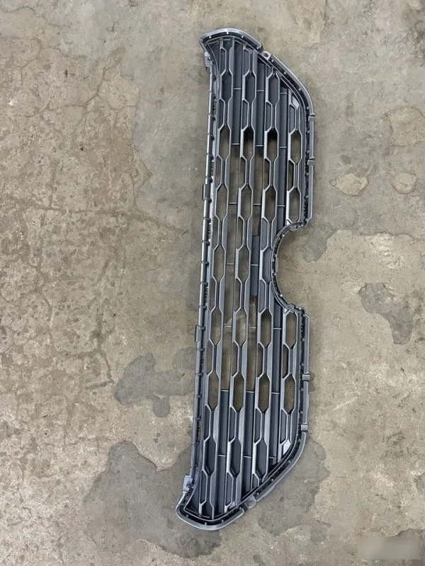 Решетка радиатора Toyota RAV4 V (2018—2026) б.у