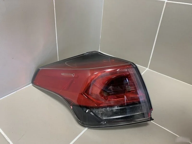 Фонарь Toyota RAV4 IV рестайлинг (2015—2019) б.у