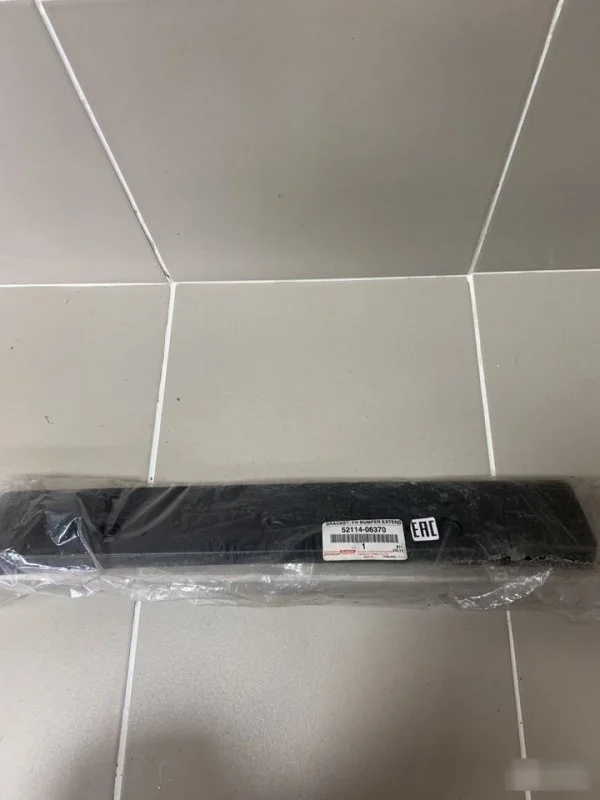 Накладка бампера Toyota Camry XV50 рестайлинг 2 (2017—2018) новый